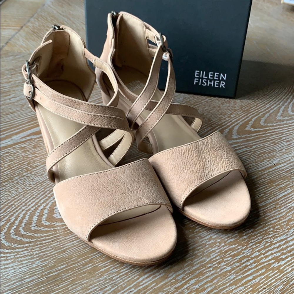 EILEEN FISHER Kyra Tumbled Nubuck Sandal in Latte 6.5